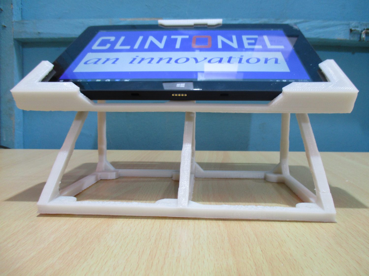 Tablet Hanger Clintonel Advanced Engineering Centre (AEC)