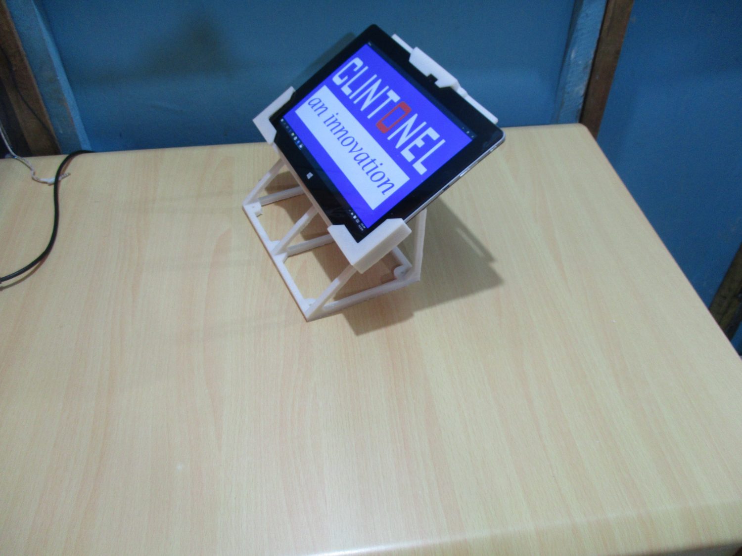 Tablet Hanger Clintonel Advanced Engineering Centre (AEC)